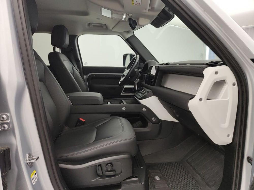 Land Rover Defender usata a Ragusa (4)
