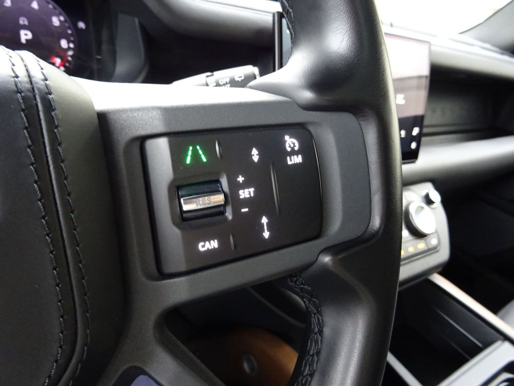 Land Rover Defender usata a Como (11)