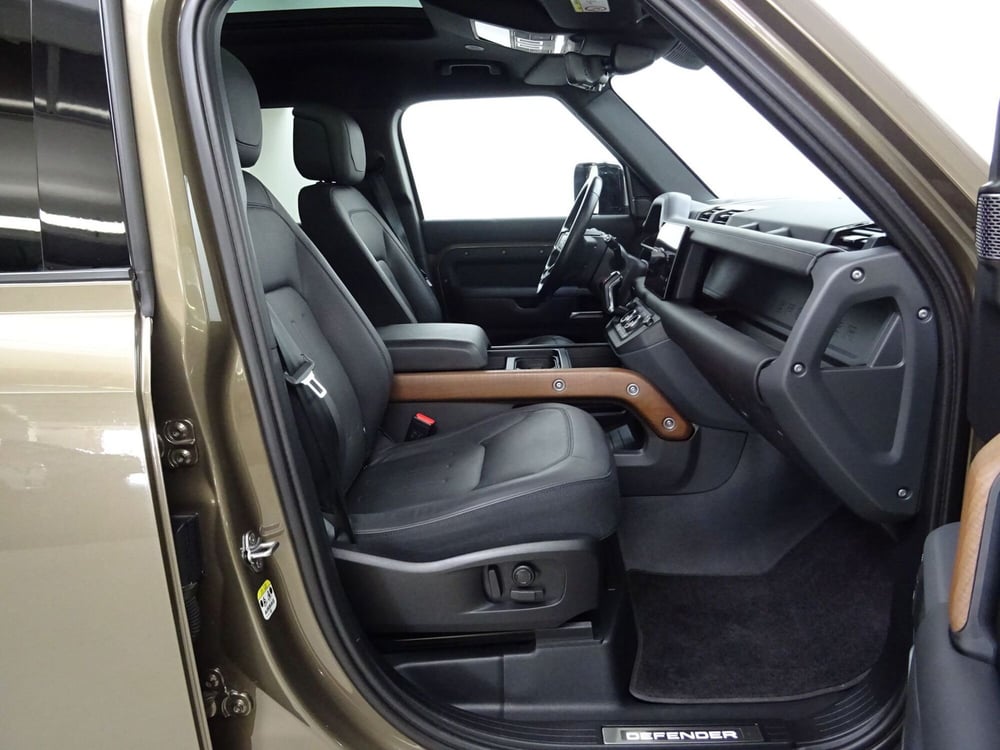 Land Rover Defender usata a Como (3)