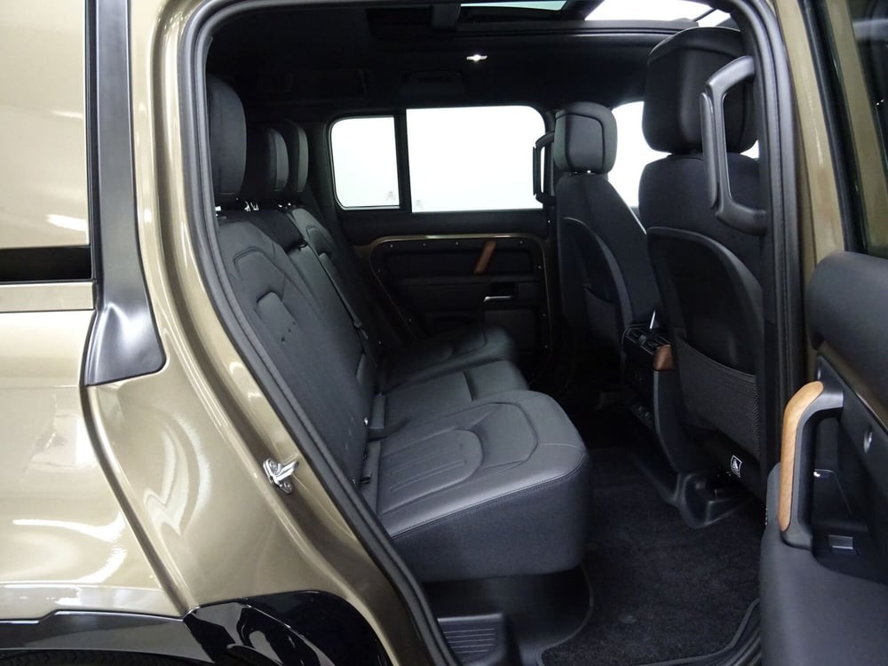 Land Rover Defender usata a Como (5)