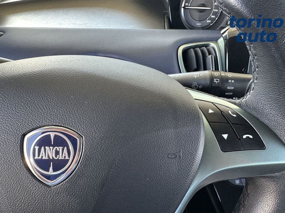 Lancia Ypsilon usata a Torino (18)