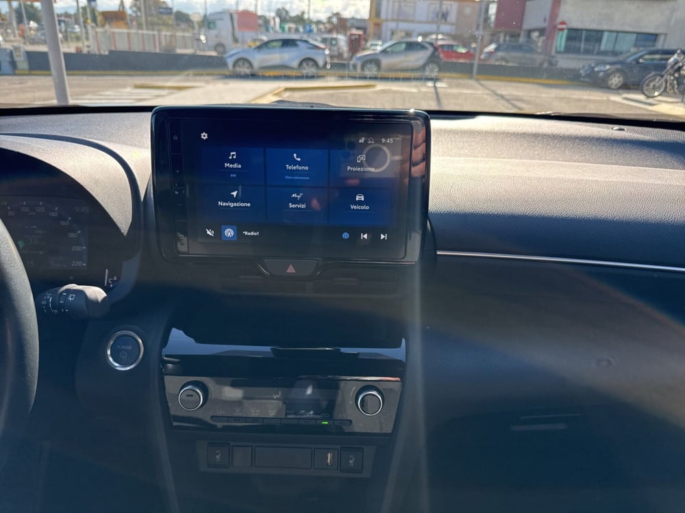Toyota Yaris Cross nuova a Reggio Calabria (12)