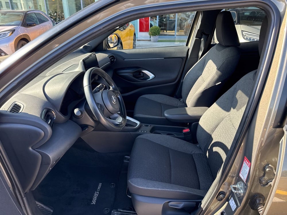 Toyota Yaris Cross nuova a Reggio Calabria (9)