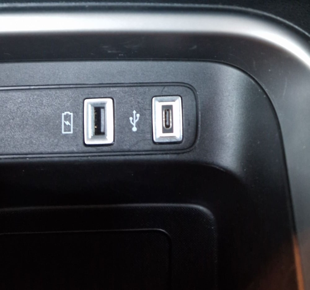Jeep Avenger usata a Terni (14)
