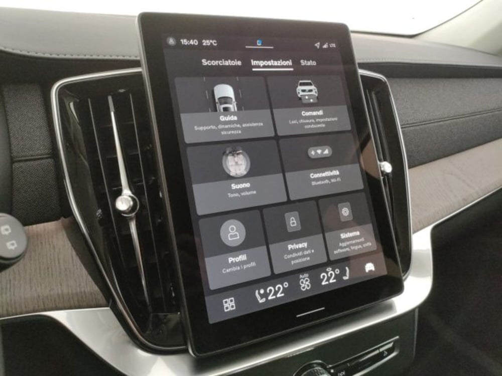 Volvo XC90 nuova a Modena (18)