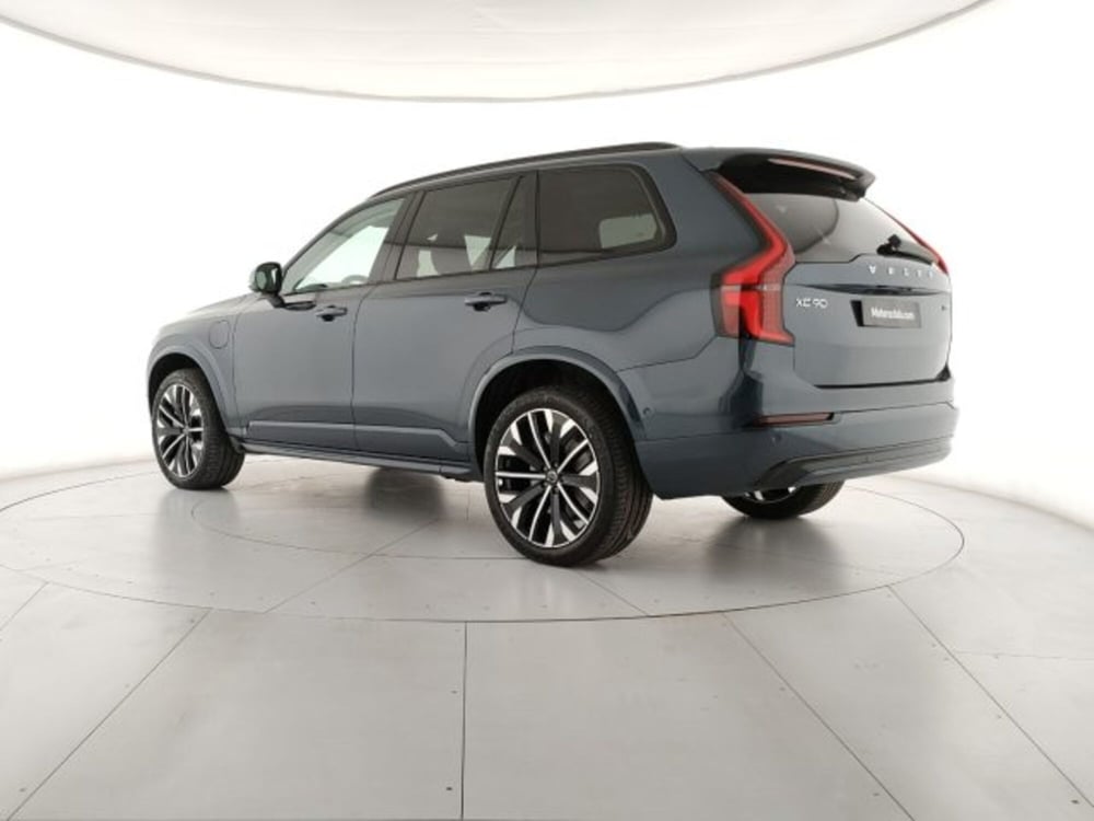 Volvo XC90 nuova a Modena (3)