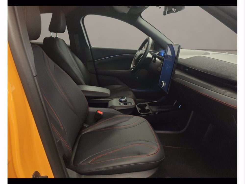 Ford Mustang Mach-E nuova a Catania (16)