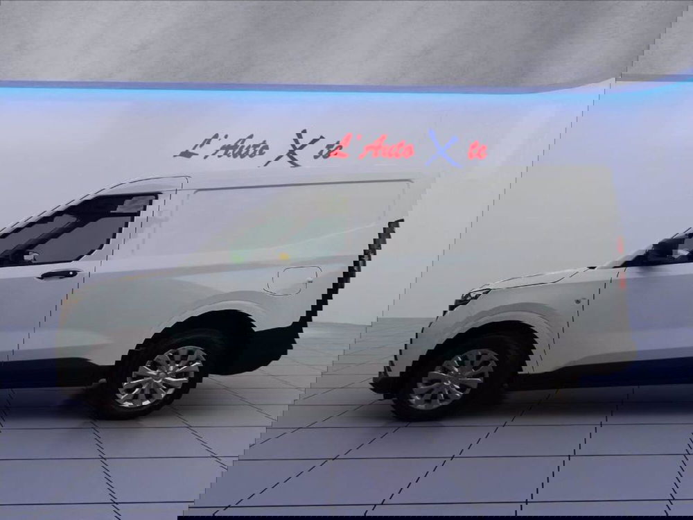 Ford Transit Courier Furgone nuova a Milano (4)