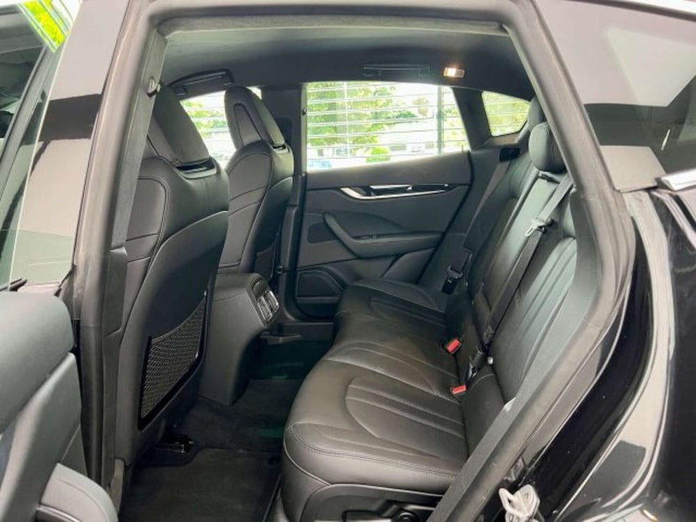 Maserati Levante usata a Torino (10)