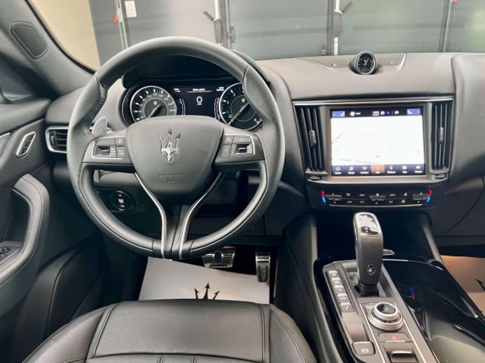 Maserati Levante usata a Torino (14)