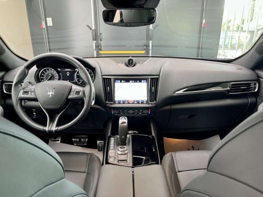 Maserati Levante usata a Torino (15)