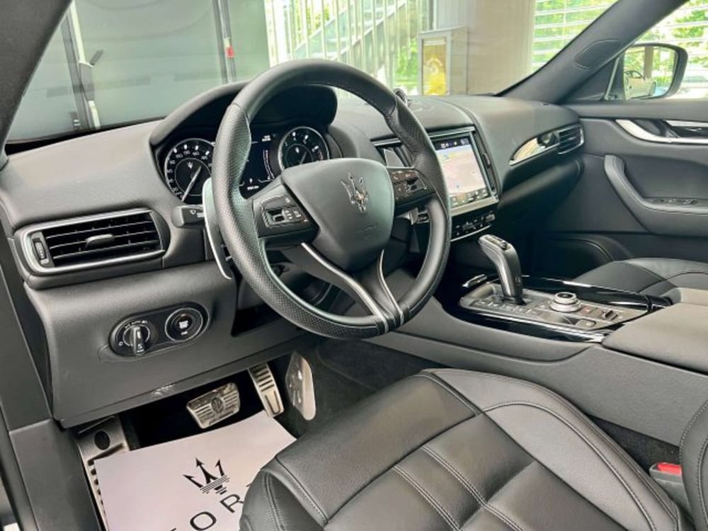 Maserati Levante usata a Torino (9)