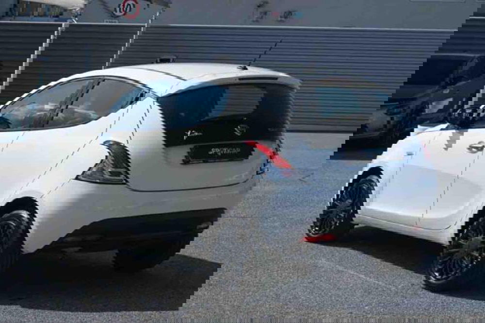 Lancia Ypsilon usata a Torino (4)