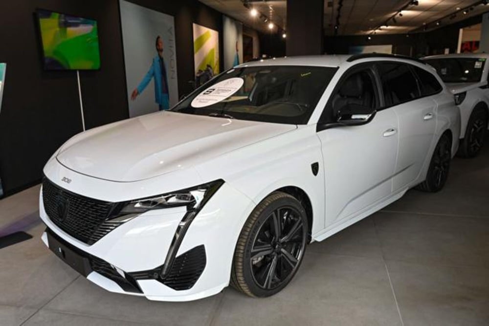 Peugeot 308 SW nuova a Torino (2)