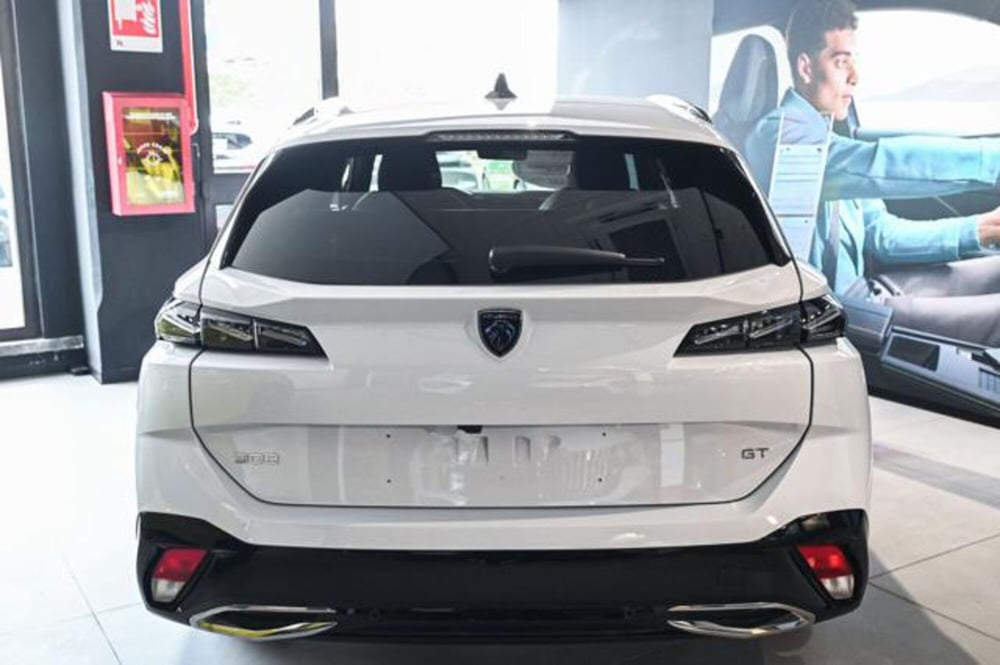Peugeot 308 SW nuova a Torino (5)