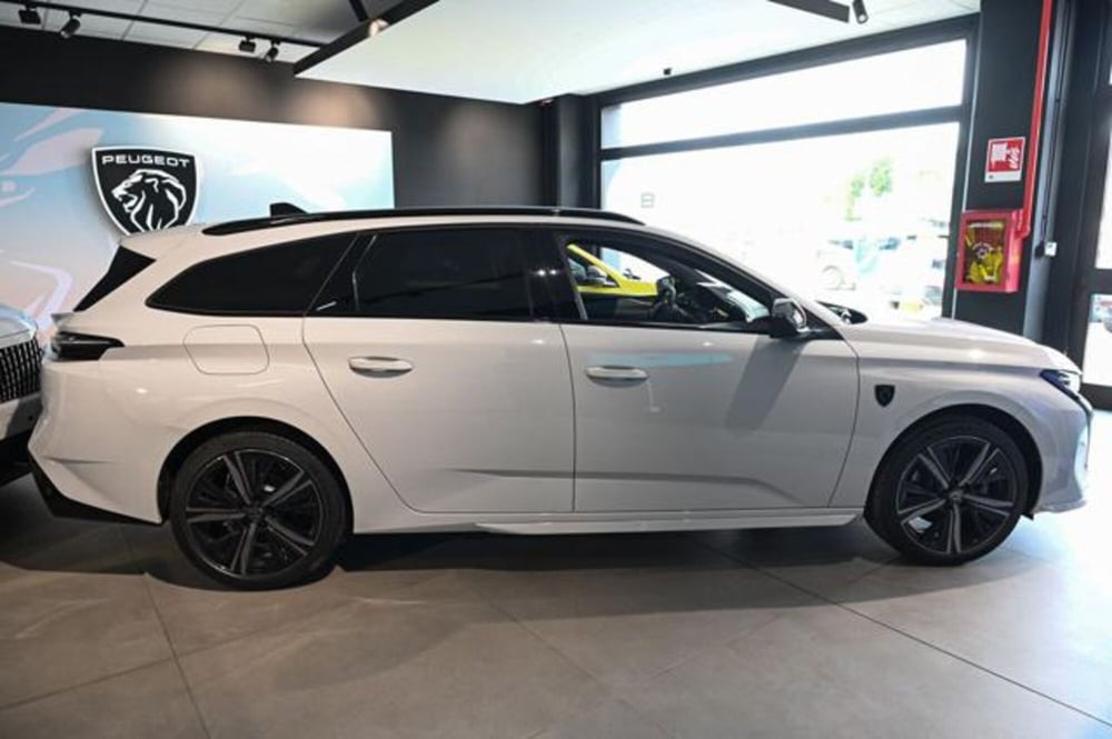 Peugeot 308 SW nuova a Torino (7)