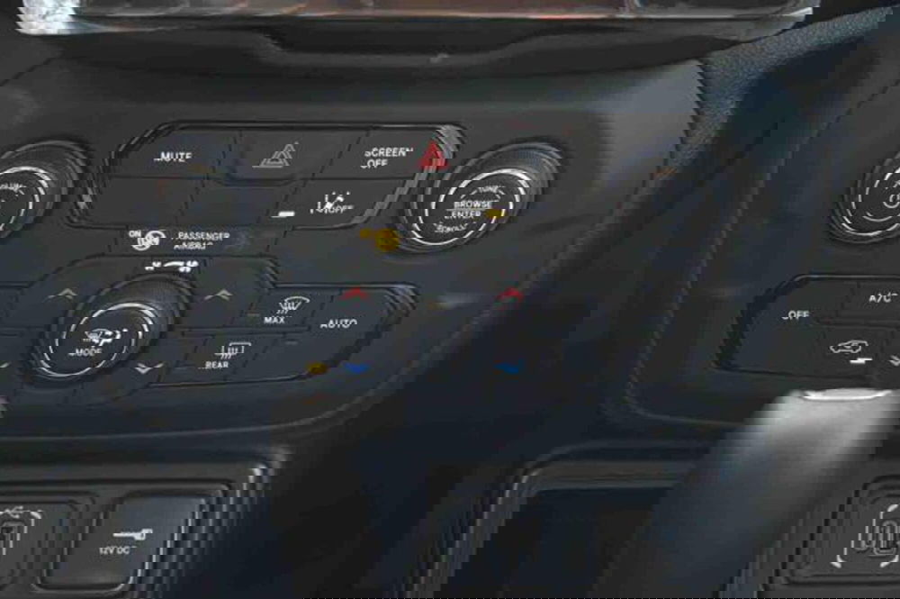 Jeep Renegade nuova a Torino (16)