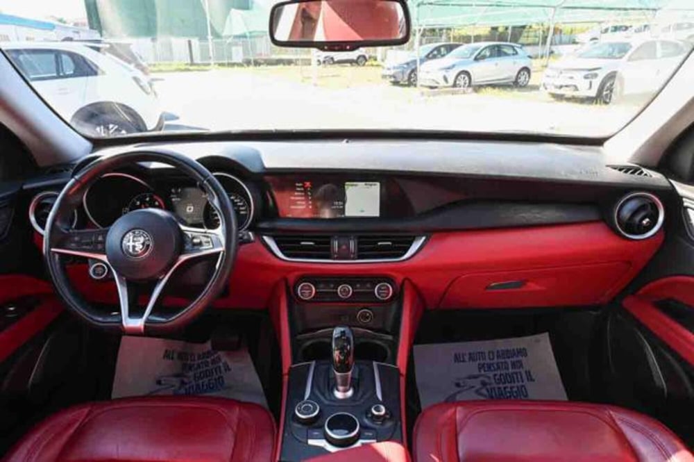 Alfa Romeo Stelvio usata a Torino (12)
