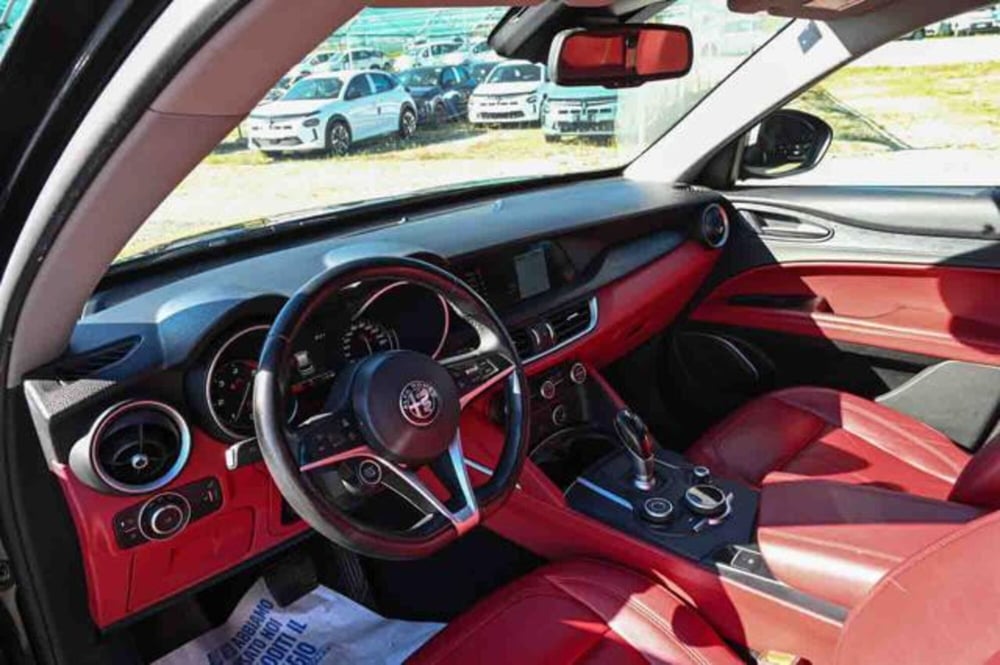 Alfa Romeo Stelvio usata a Torino (13)
