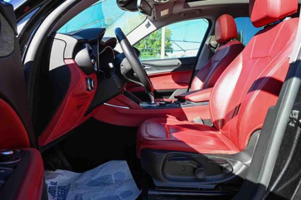 Alfa Romeo Stelvio usata a Torino (14)