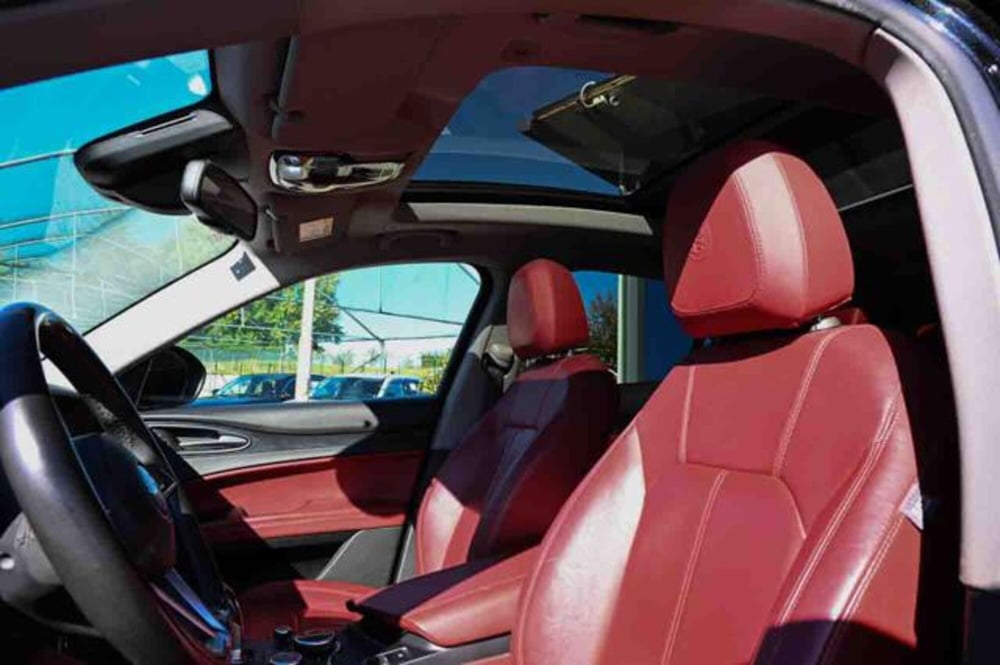 Alfa Romeo Stelvio usata a Torino (15)