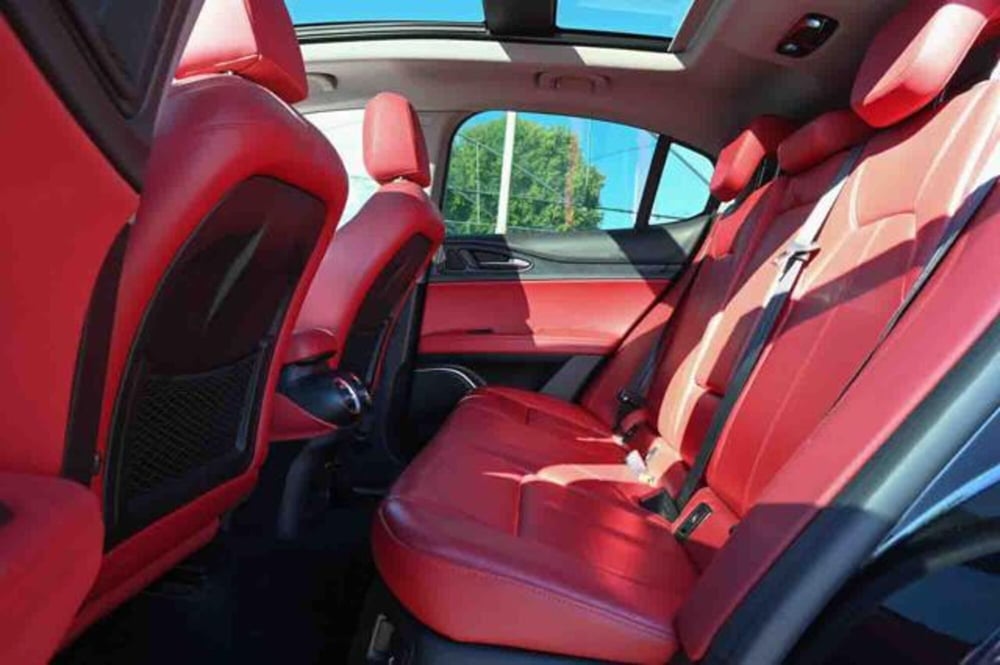 Alfa Romeo Stelvio usata a Torino (16)