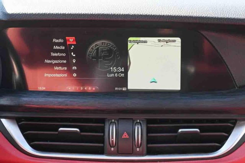 Alfa Romeo Stelvio usata a Torino (19)