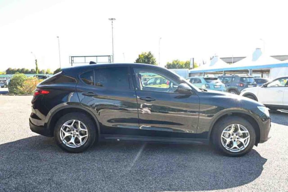 Alfa Romeo Stelvio usata a Torino (4)