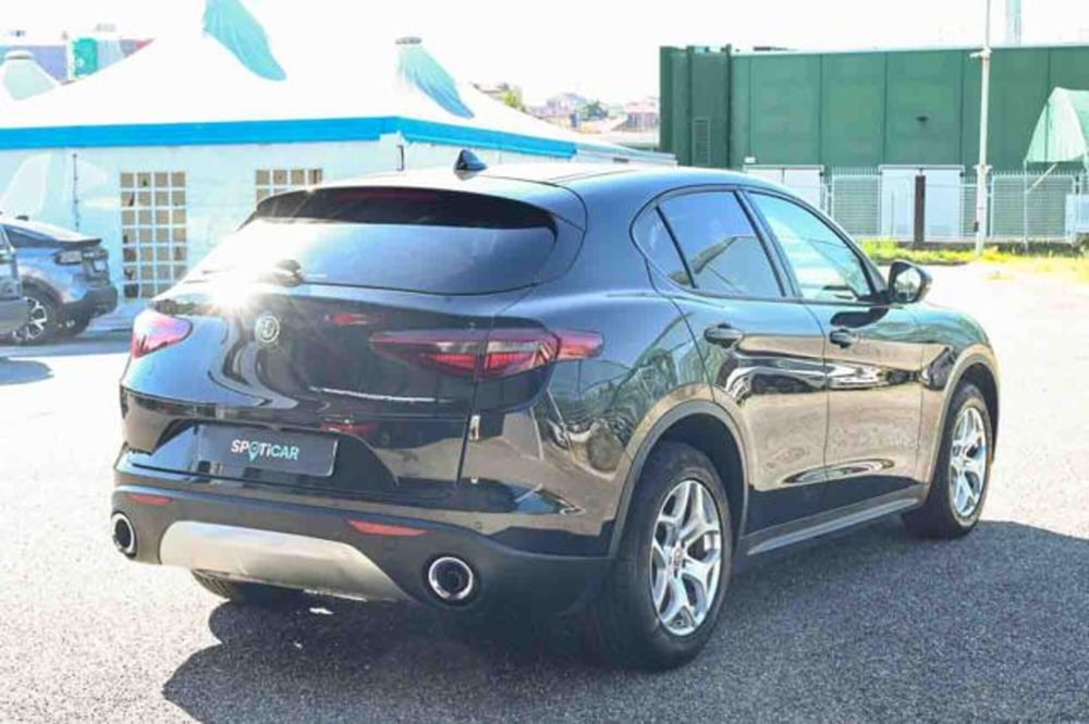 Alfa Romeo Stelvio usata a Torino (5)