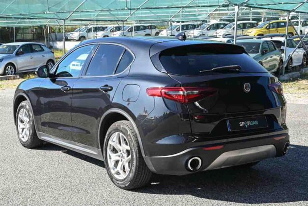 Alfa Romeo Stelvio usata a Torino (7)