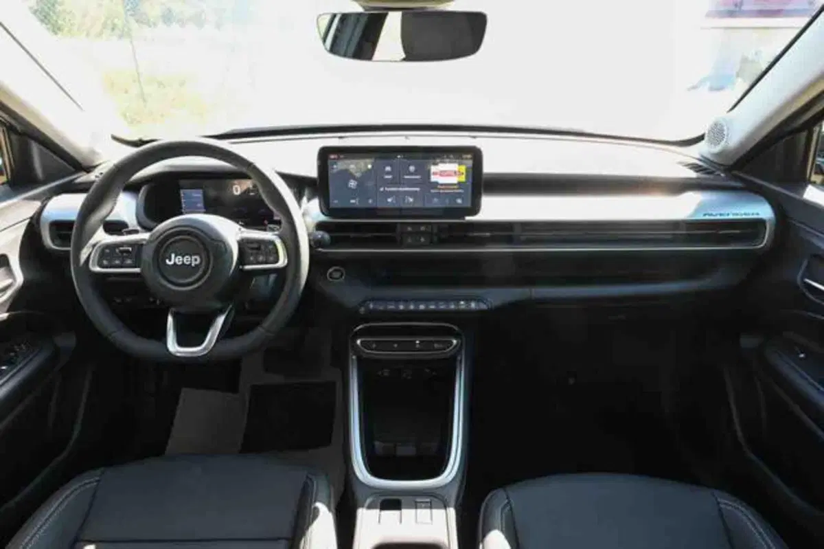 Jeep Avenger nuova a Torino (11)