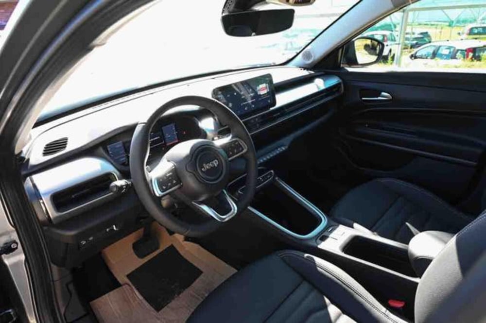 Jeep Avenger nuova a Torino (12)