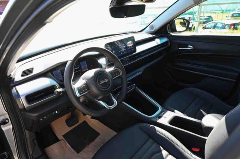 Jeep Avenger nuova a Torino (12)
