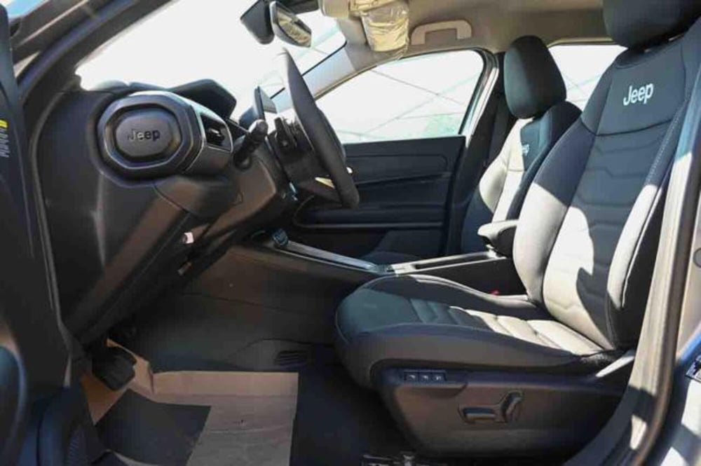 Jeep Avenger nuova a Torino (13)