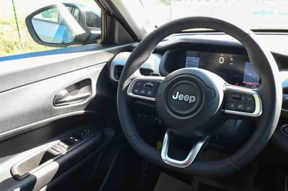 Jeep Avenger nuova a Torino (20)