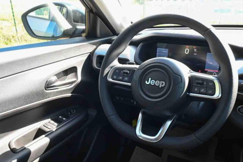 Jeep Avenger nuova a Torino (20)
