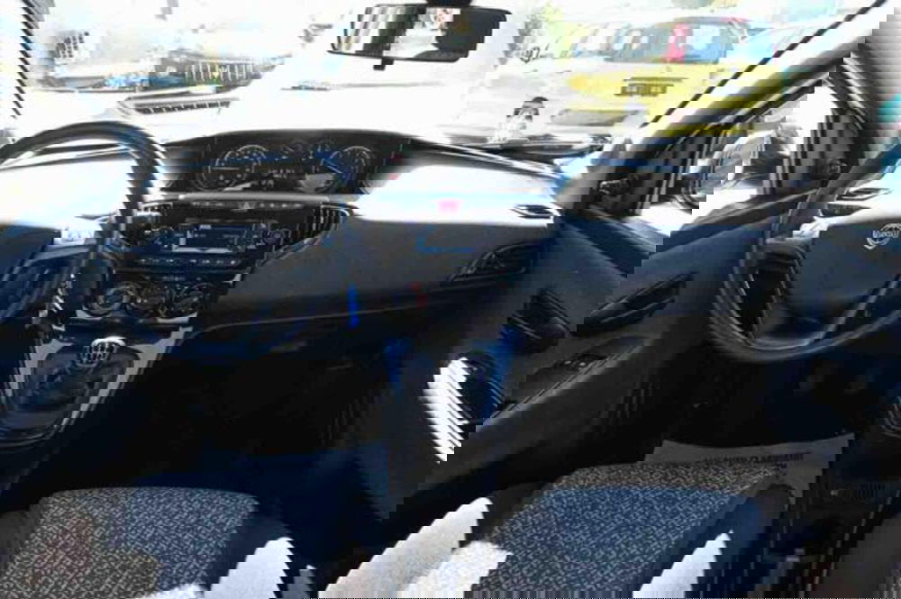 Lancia Ypsilon usata a Torino (11)