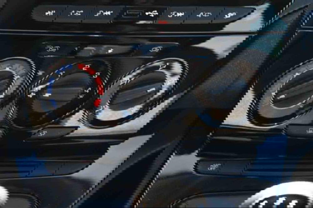 Lancia Ypsilon usata a Torino (19)