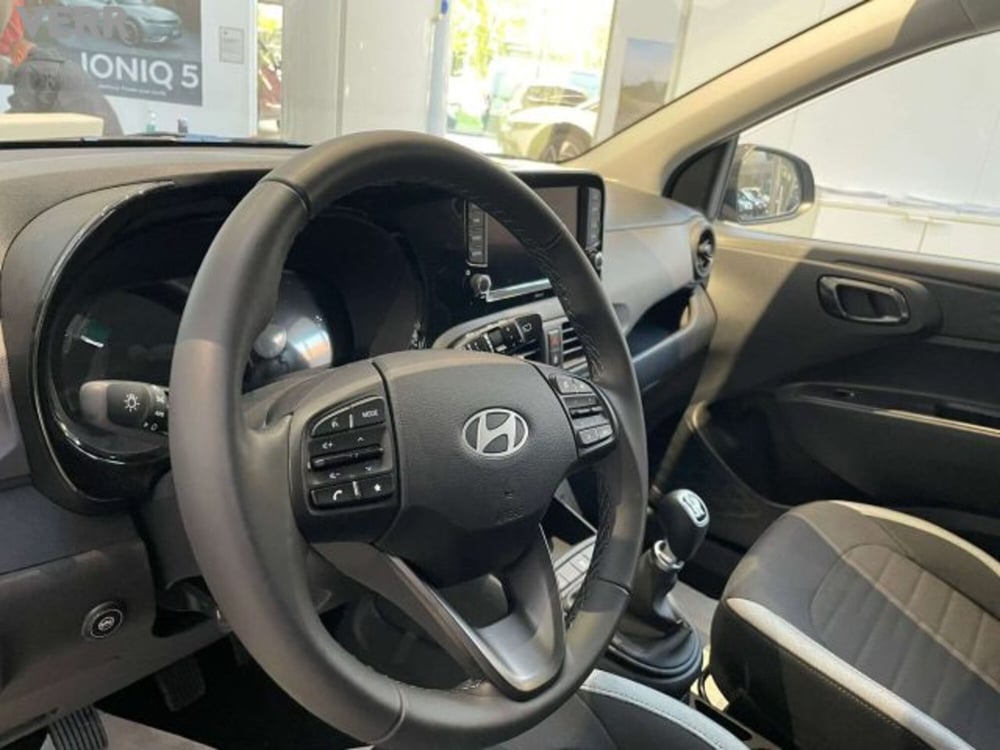 Hyundai i10 nuova a Milano (10)