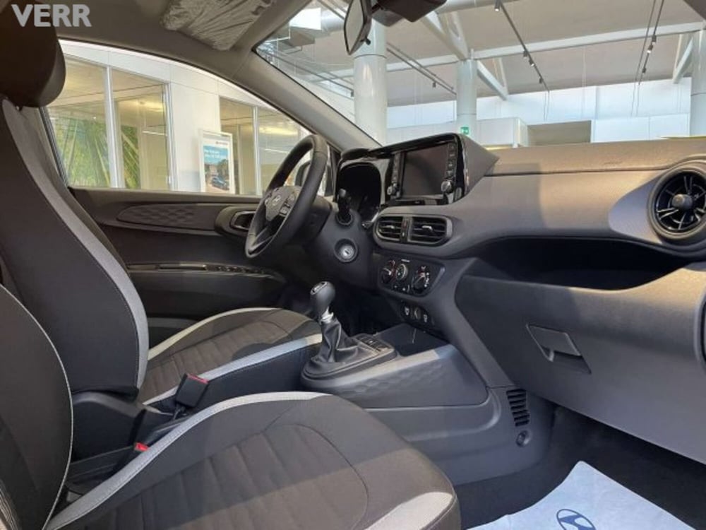 Hyundai i10 nuova a Milano (3)