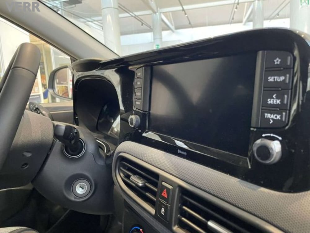 Hyundai i10 nuova a Milano (4)