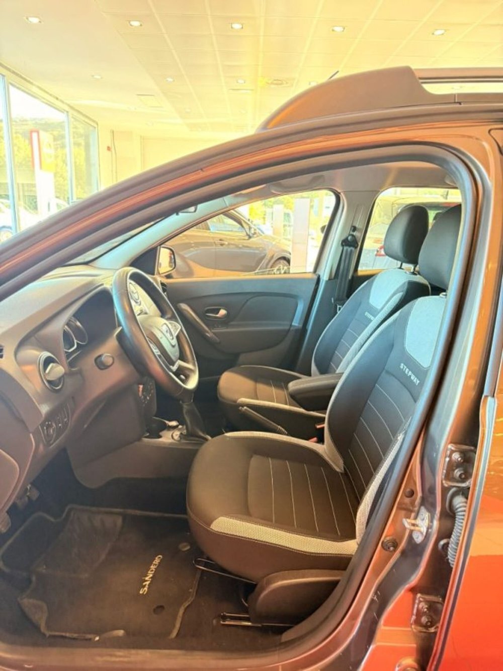 Dacia Sandero usata a Sassari (7)