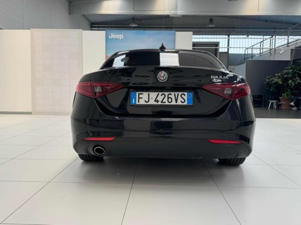 Alfa Romeo Giulia usata a Vercelli (6)