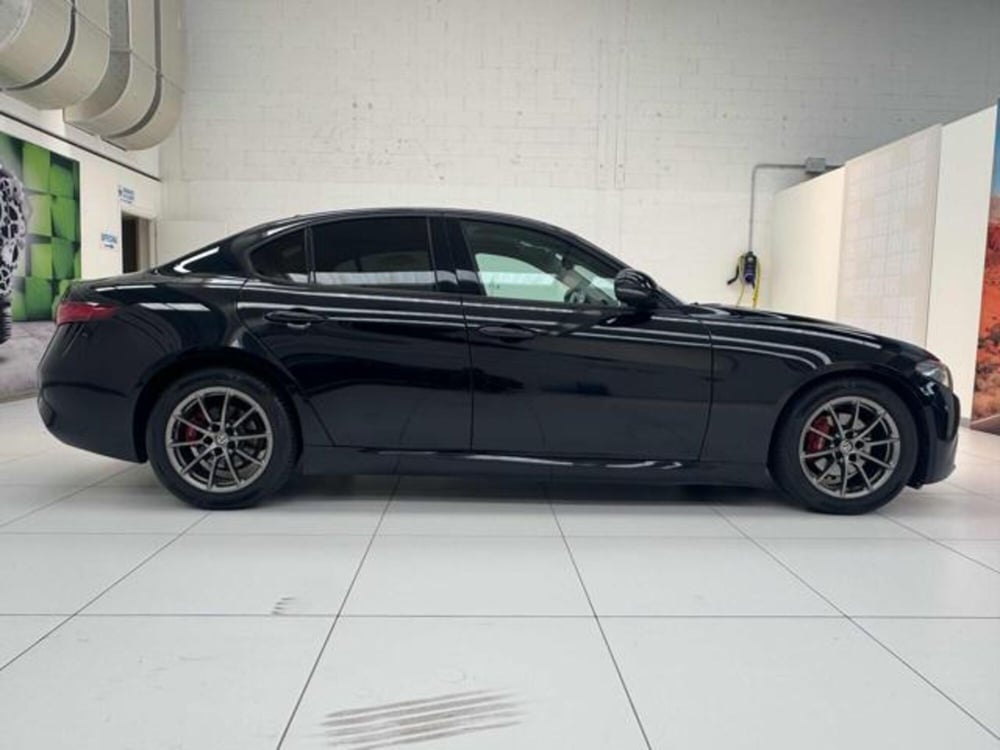 Alfa Romeo Giulia usata a Vercelli (8)