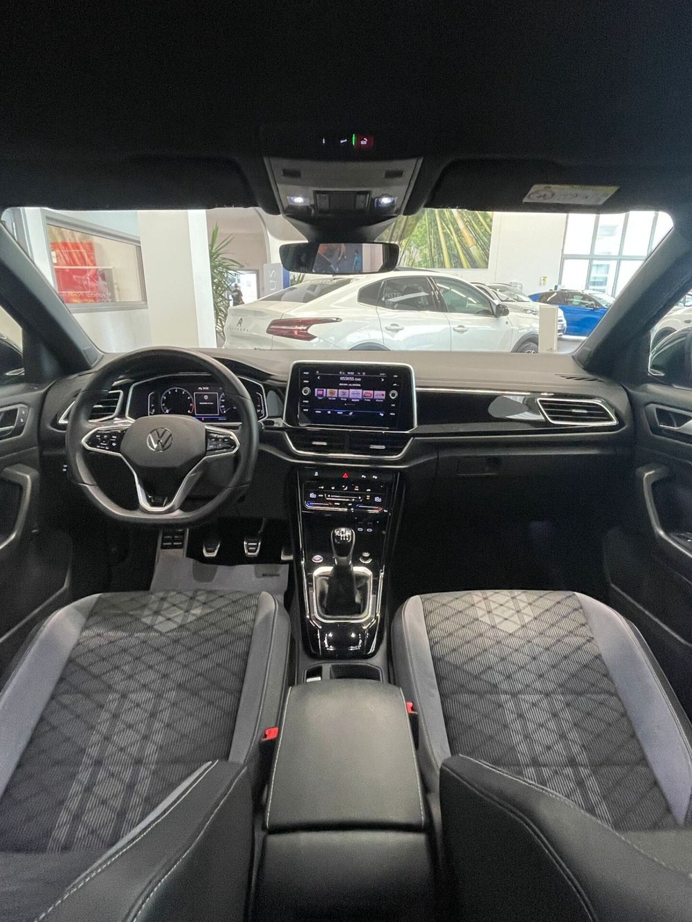 Volkswagen T-Roc Cabrio usata a Sassari (9)