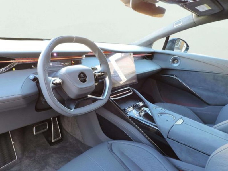 Lotus Eletre usata a Firenze (9)