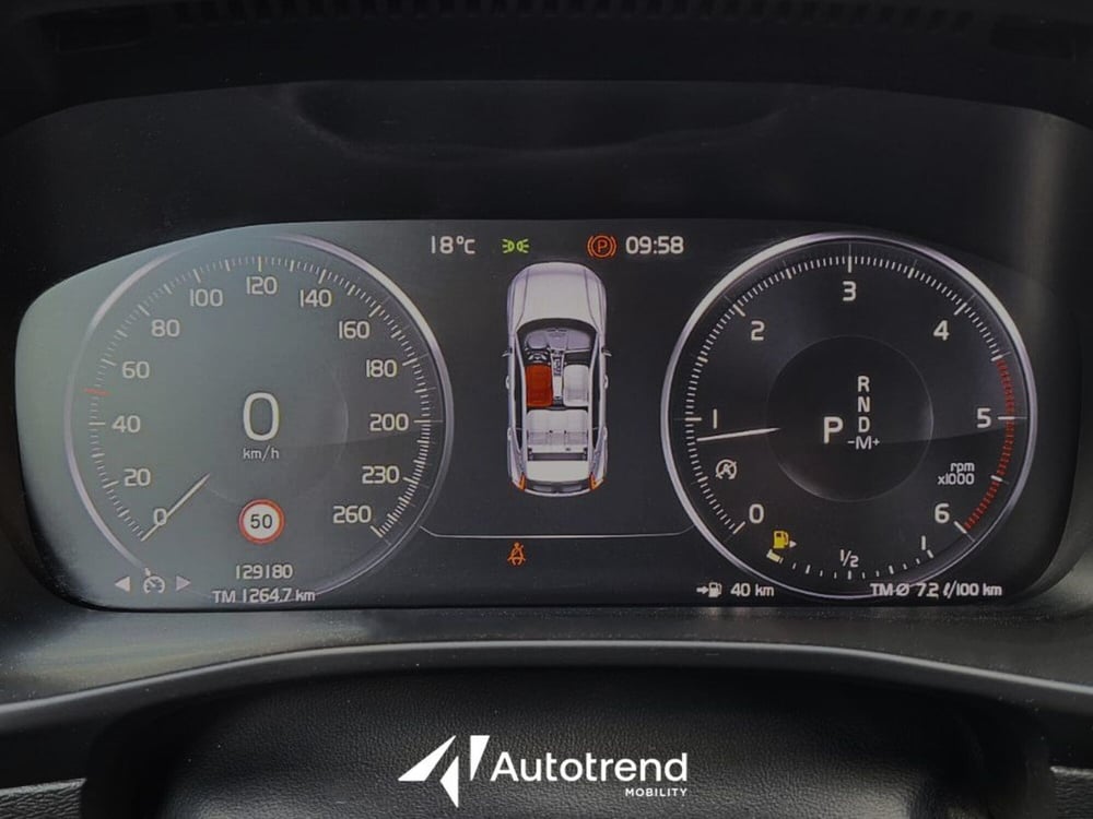 Volvo XC40 usata a Bari (10)
