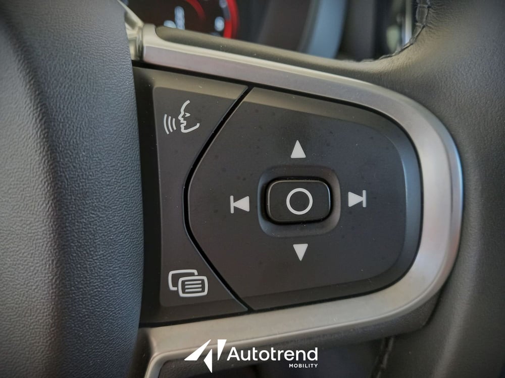 Volvo XC60 usata a Bari (10)