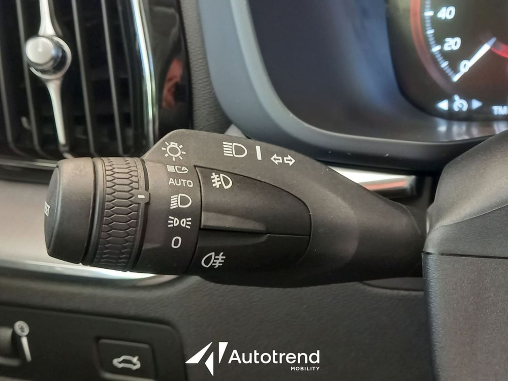 Volvo XC60 usata a Bari (11)