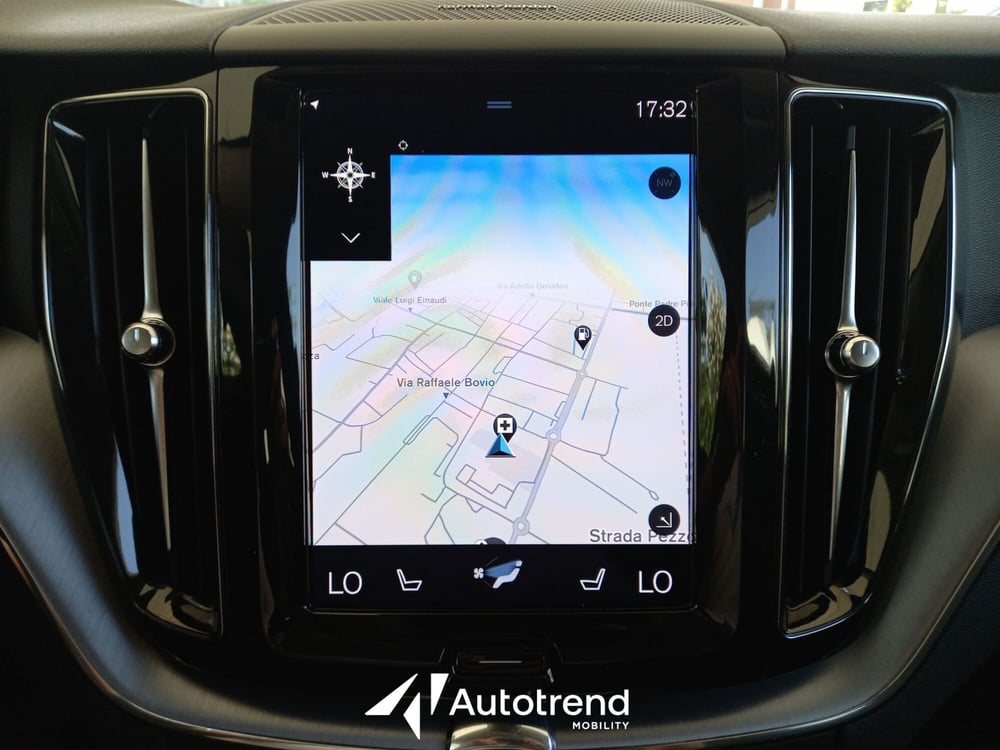 Volvo XC60 usata a Bari (13)